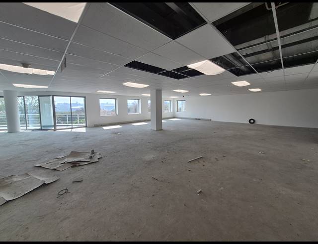 1,195M² OFFICE TO LET IN WOODMEAD